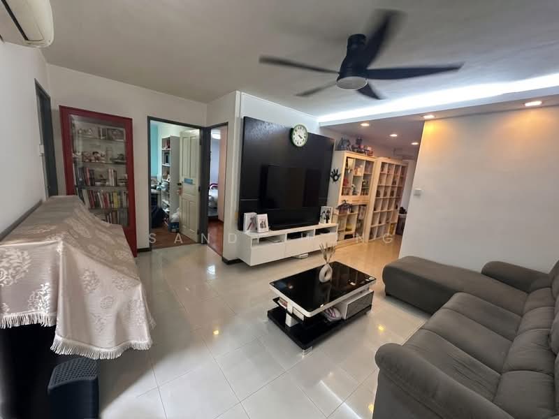675A Jurong West Street 64, 675A Jurong West Street 64, 3 Bedrooms, 1,184 sqft, HDB Flat For Sale, by Sandy Hong, 500208338 - Living Room - PropertyGuru.com.sg