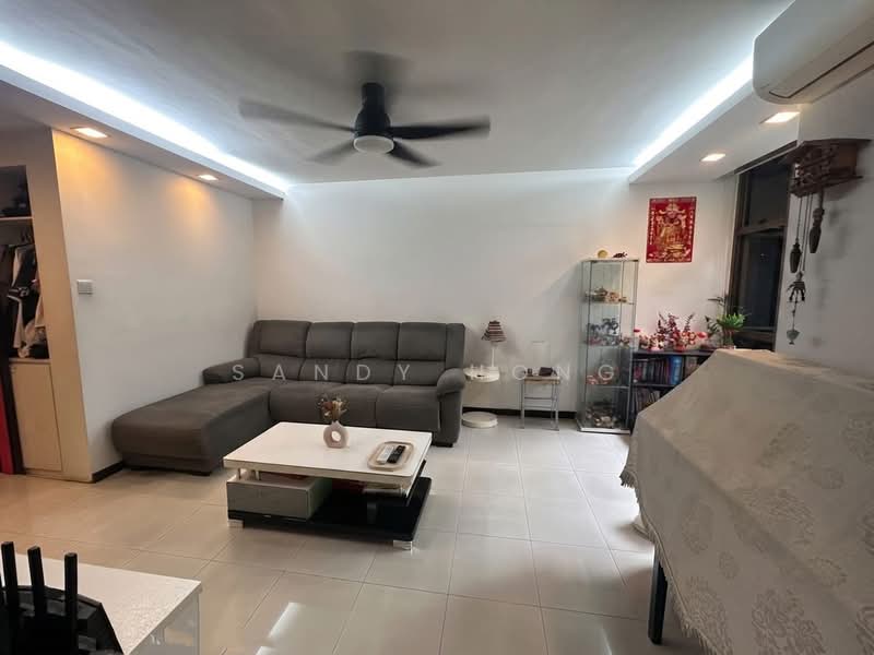 675A Jurong West Street 64, 675A Jurong West Street 64, 3 Bedrooms, 1,184 sqft, HDB Flat For Sale, by Sandy Hong, 500208338 - Living Room - PropertyGuru.com.sg