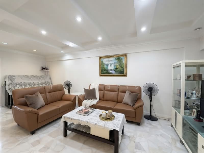 241 Yishun Ring Road, 241 Yishun Ring Road, Sembawang / Yishun, 3 Bedrooms, 1,442 sqft, HDB Flat For Sale, by Phillip Bryson, 500208342 - Living Room - PropertyGuru.com.sg