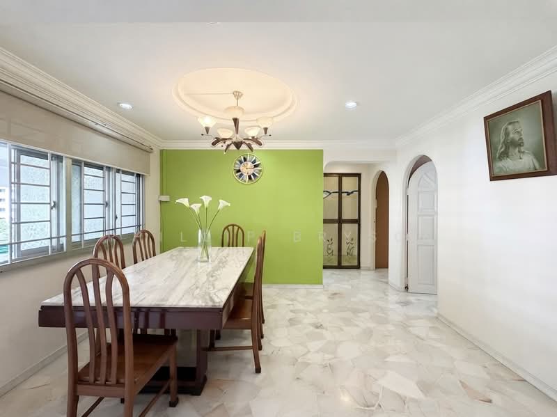 241 Yishun Ring Road, 241 Yishun Ring Road, Sembawang / Yishun, 3 Bedrooms, 1,442 sqft, HDB Flat For Sale, by Phillip Bryson, 500208342 - Dining Room - PropertyGuru.com.sg