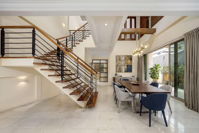 CHEAP D28 SELETAR SEMI-D 2-storey, , 4 Bedrooms, 2,800 sqft, Semi-Detached House For Sale, by Ana Ng, 500208348 - Dining Room - PropertyGuru.com.sg