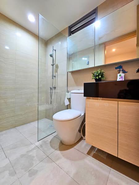 A Treasure Trove, 72 Punggol Walk, 3 Bedrooms, 1,130 sqft, Condominium For Sale, by Kevin Tan Yong Sheng, 500208352 - Common Bathroom - PropertyGuru.com.sg