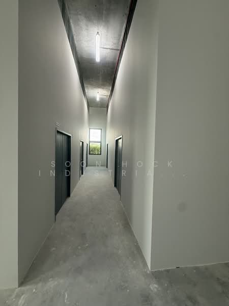 2F Jalan Papan, 2F Jalan Papan, 173 sqft, Factory / Workshop (B2) For Rent, by Geraldine/Jenny, 500208353 - Corridor - CommercialGuru.com.sg