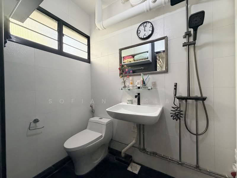 458 Pasir Ris Drive 4, 458 Pasir Ris Drive 4, 3 Bedrooms, 1,119 sqft, HDB Flat For Sale, by Sofian Roslan, 500208354 - Bathroom - PropertyGuru.com.sg