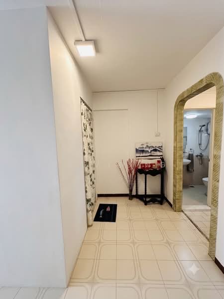 133 Bukit Batok West Avenue 6, 133 Bukit Batok West Avenue 6, 2 Bedrooms, 732 sqft, HDB Flat For Sale, by Calvin Ng, 500208358 - Corridor - PropertyGuru.com.sg
