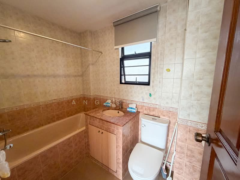 Casa Sarina, 101 Lorong Sarina, 1 Bedroom, 667 sqft, Condominium For Sale, by Ang ShiQi, 500208364 - Bathroom - PropertyGuru.com.sg