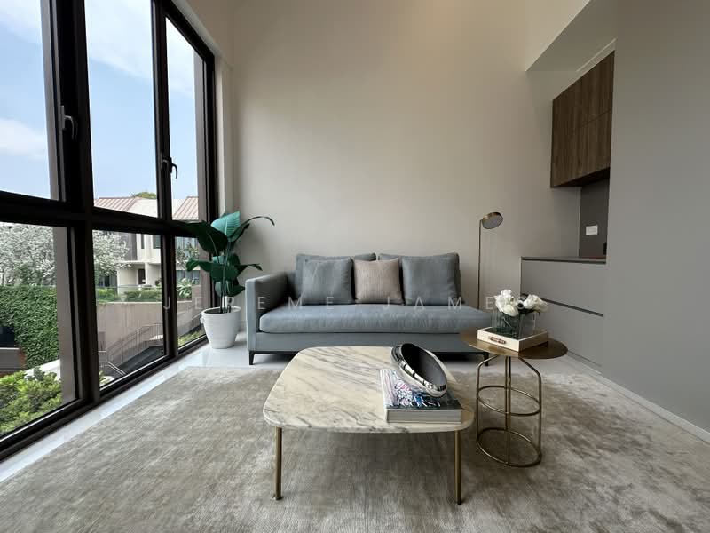 Parksuites, 26 Holland Grove Road, 3 Bedrooms, 1,421 sqft, Condominium For Sale, by Jereme James, 500208368 - Living Room - PropertyGuru.com.sg