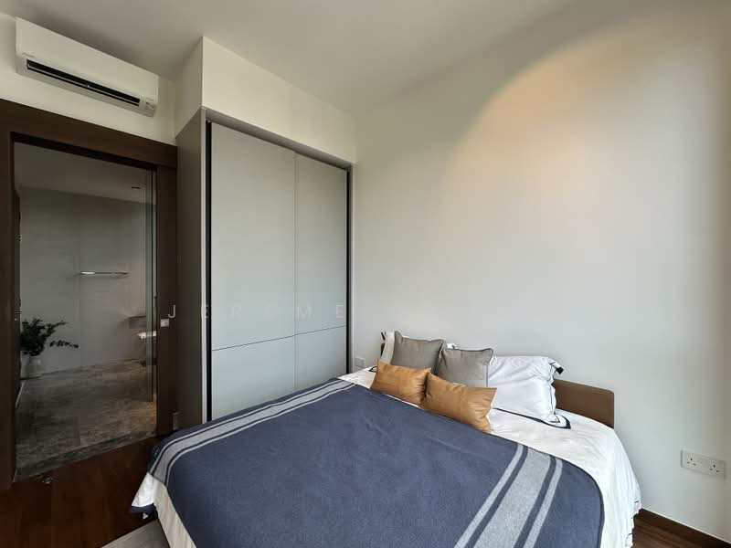 Parksuites, 26 Holland Grove Road, 3 Bedrooms, 1,421 sqft, Condominium For Sale, by Jereme James, 500208368 - Bedroom - PropertyGuru.com.sg