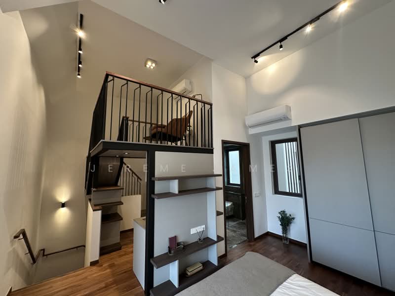 Parksuites, 26 Holland Grove Road, 3 Bedrooms, 1,421 sqft, Condominium For Sale, by Jereme James, 500208368 - Master Suite - PropertyGuru.com.sg