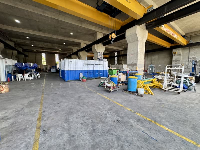 Ground Floor I 20-Ton Overhead Crane I High Power Supply, Boon Lay / Jurong / Tuas, 17,000 sqft, Factory / Workshop (B2) For Rent, by Gabriel Tan 陈玟志, 500208369 - Exterior - CommercialGuru.com.sg