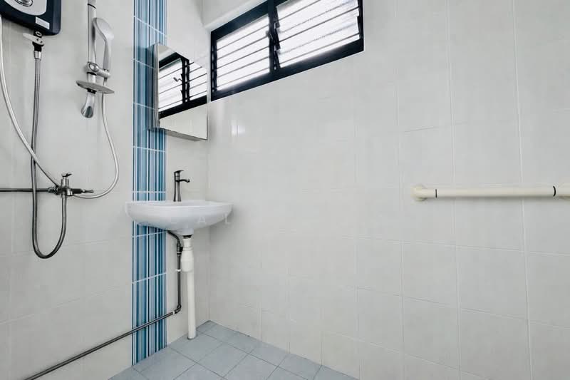 119 Bukit Batok West Avenue 6, 119 Bukit Batok West Avenue 6, 3 Bedrooms, 1,130 sqft, HDB Flat For Sale, by Calvin Ng, 500208372 - Bathroom - PropertyGuru.com.sg