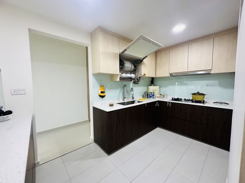 Treasure at Tampines, 37 Tampines Lane, 3 Bedrooms, 1,087 sqft, Condominium For Sale, by Daphne Tan, 500208374 - Kitchen - PropertyGuru.com.sg