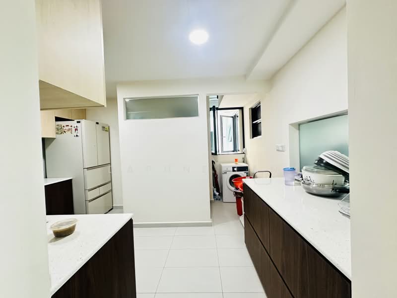 Treasure at Tampines, 37 Tampines Lane, 3 Bedrooms, 1,087 sqft, Condominium For Sale, by Daphne Tan, 500208374 - Kitchen - PropertyGuru.com.sg