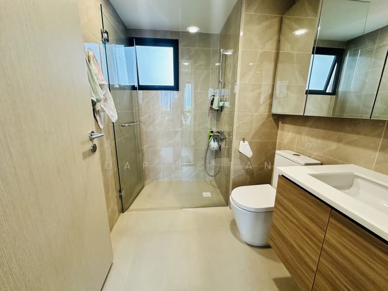 Treasure at Tampines, 37 Tampines Lane, 3 Bedrooms, 1,087 sqft, Condominium For Sale, by Daphne Tan, 500208374 - Bathroom - PropertyGuru.com.sg