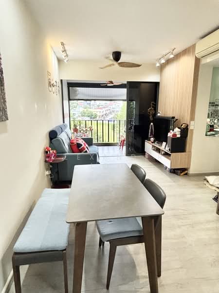 The Brownstone, 152 Canberra Drive, 3 Bedrooms, 936 sqft, Executive Condominium For Sale, by Alexander Loh, 500208382 - Living Room - PropertyGuru.com.sg