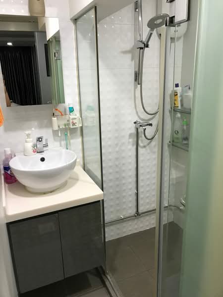 84 Commonwealth Close, 84 Commonwealth Close, 1 Bedroom, 645 sqft, HDB Flat For Rent, by Val Ong, 500208387 - Bathroom - PropertyGuru.com.sg