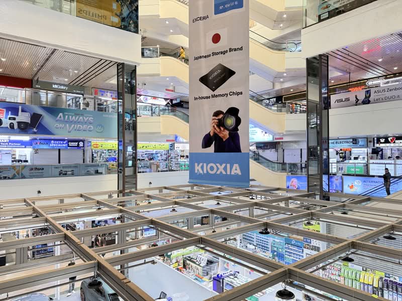 Sim Lim Square, 1 Rochor Canal Road, 409 sqft, Other Retail For Sale, by Shawa G B, 500208399 - Interior - CommercialGuru.com.sg