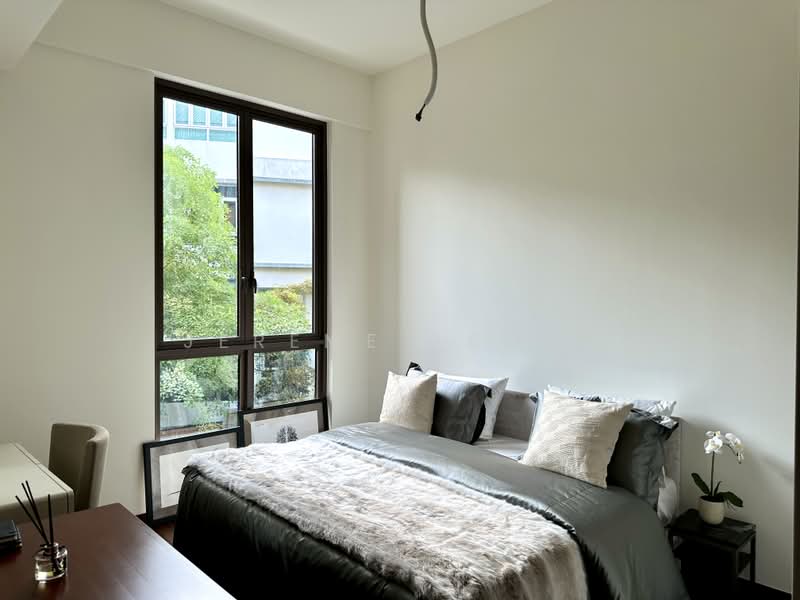Parksuites, 26 Holland Grove Road, 1 Bedroom, 592 sqft, Condominium For Sale, by Jereme James, 500208411 - Bedroom - PropertyGuru.com.sg