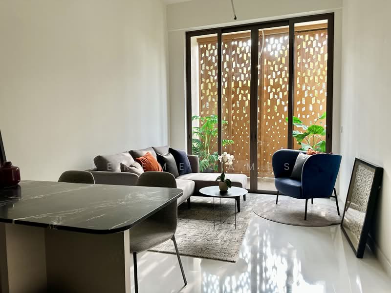 Parksuites, 26 Holland Grove Road, 1 Bedroom, 592 sqft, Condominium For Sale, by Jereme James, 500208411 - Living Room - PropertyGuru.com.sg