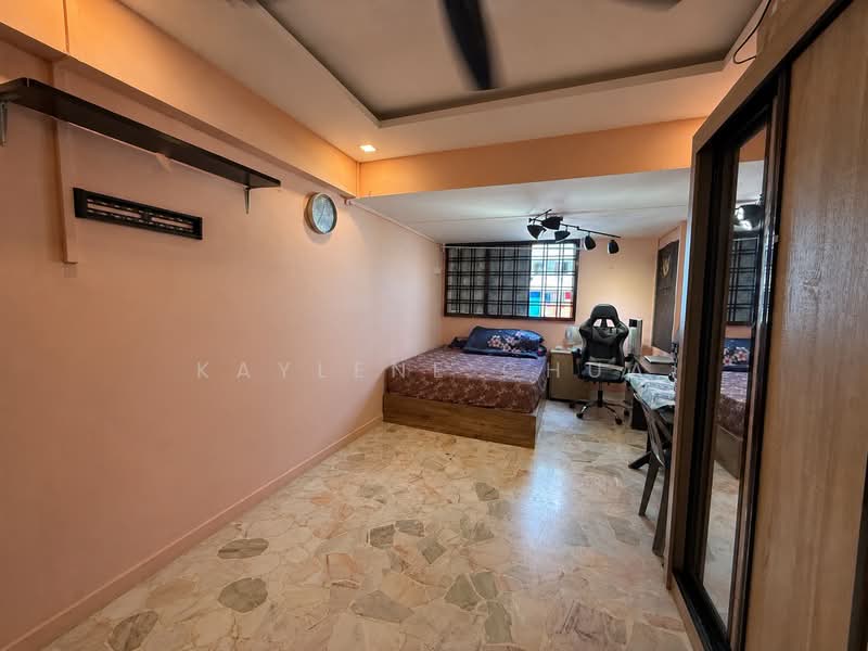 703 Yishun Avenue 5, 703 Yishun Avenue 5, 2 Bedrooms, 883 sqft, HDB Flat For Sale, by Kaylene Chua, 500208424 - Bedroom - PropertyGuru.com.sg