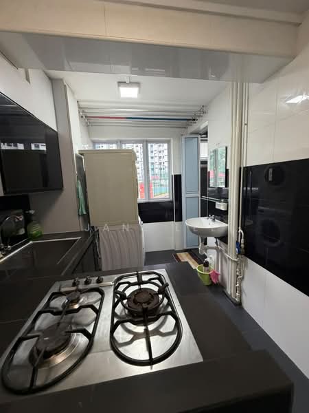 45 Telok Blangah Drive, 45 Telok Blangah Drive, 3 Bedrooms, 600 sqft, HDB Flat For Rent, by Jane Lee, 500208428 - Kitchen - PropertyGuru.com.sg