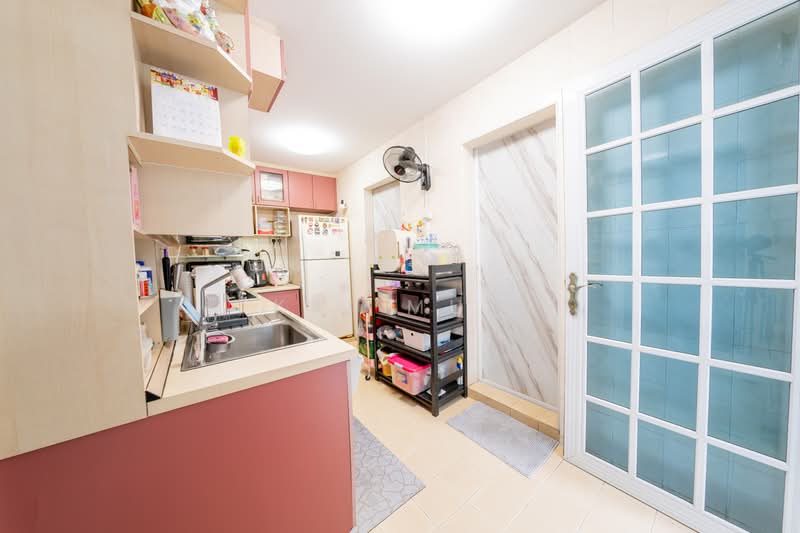 549 Pasir Ris Street 51, 549 Pasir Ris Street 51, 4 Bedrooms, 1,657 sqft, HDB Flat For Sale, by Kai Mun, 500208432 - Kitchen - PropertyGuru.com.sg
