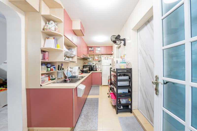 549 Pasir Ris Street 51, 549 Pasir Ris Street 51, 4 Bedrooms, 1,657 sqft, HDB Flat For Sale, by Kai Mun, 500208432 - Kitchen - PropertyGuru.com.sg