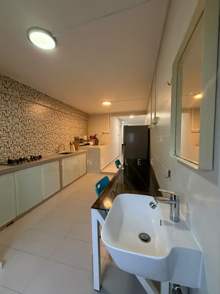 123 Bukit Merah Lane 1, 123 Bukit Merah Lane 1, Room Rental, 100 sqft, HDB Flat For Rent, by Jane Lee, 500208438 - Kitchen - PropertyGuru.com.sg