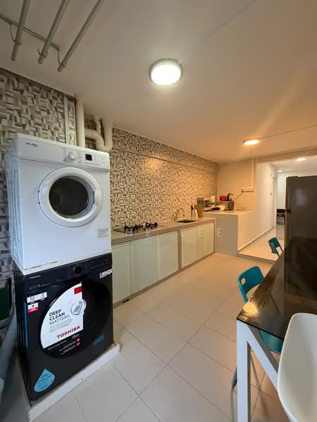 123 Bukit Merah Lane 1, 123 Bukit Merah Lane 1, Room Rental, 100 sqft, HDB Flat For Rent, by Jane Lee, 500208438 - Kitchen - PropertyGuru.com.sg