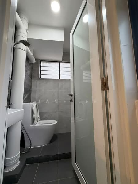 123 Bukit Merah Lane 1, 123 Bukit Merah Lane 1, Room Rental, 100 sqft, HDB Flat For Rent, by Jane Lee, 500208438 - Bathroom - PropertyGuru.com.sg