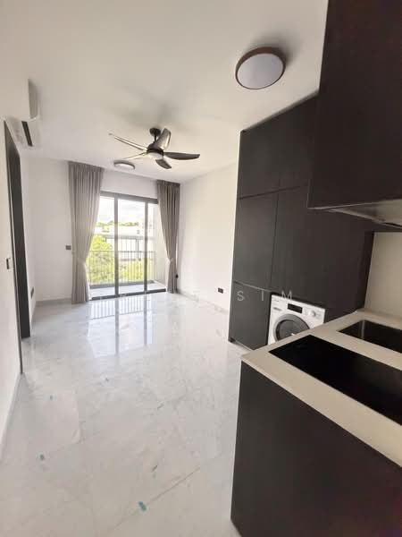 Sophia Regency, 105 Sophia Road, 1 Bedroom, 570 sqft, Condominium For Rent, by Irene Sim, 500208440 - Balcony - PropertyGuru.com.sg