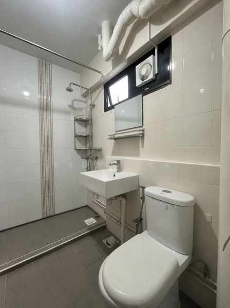 51 Teban Gardens Road, 51 Teban Gardens Road, 3 Bedrooms, 1,528 sqft, HDB Flat For Sale, by Frederick Foo, 500208441 - Bathroom - PropertyGuru.com.sg