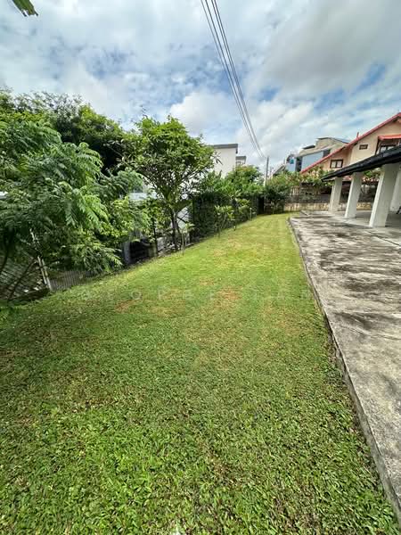 Bungalow off Holland Road / Jelita Area, Jelita, 3 Bedrooms, 2,530 sqft, Bungalow House For Sale, by George Tan, 500208443 - Exterior - PropertyGuru.com.sg