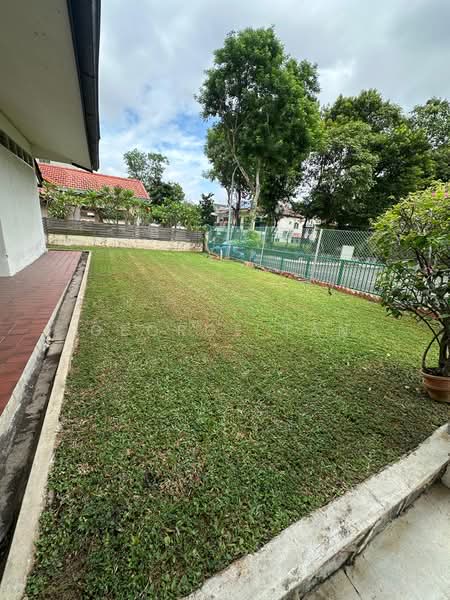 Bungalow off Holland Road / Jelita Area, Jelita, 3 Bedrooms, 2,530 sqft, Bungalow House For Sale, by George Tan, 500208443 - Garden - PropertyGuru.com.sg