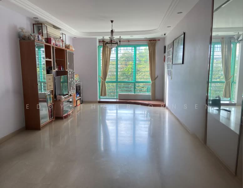 Hazel Park Condo, 21 Hazel Park Condo, 3 Bedrooms, 1,335 sqft, Condominium For Rent, by Eddy Thorbjornsen, 500208445 - Living Room - PropertyGuru.com.sg