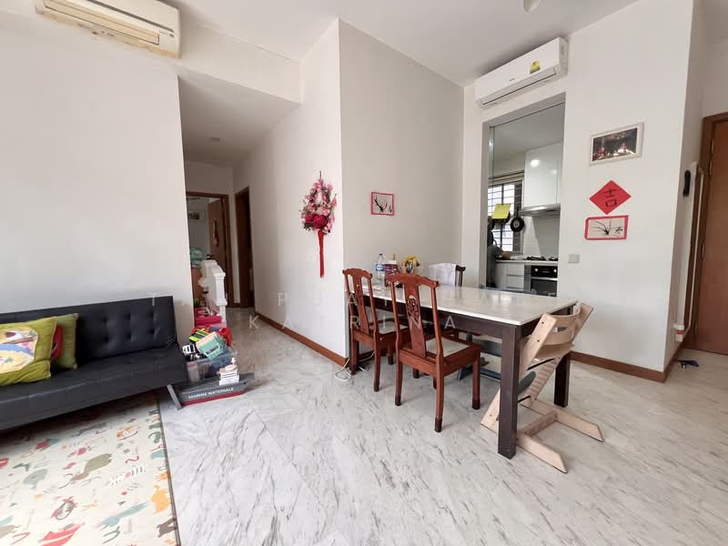 Waterfront Key, 780 Bedok Reservoir Road, 2 Bedrooms, 1,076 sqft, Condominium For Sale, by Tan Puay Hwee Katrina, 500208464 - Living Room - PropertyGuru.com.sg