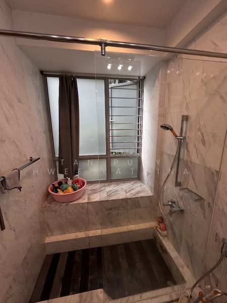 Waterfront Key, 780 Bedok Reservoir Road, 2 Bedrooms, 1,076 sqft, Condominium For Sale, by Tan Puay Hwee Katrina, 500208464 - Bathroom - PropertyGuru.com.sg