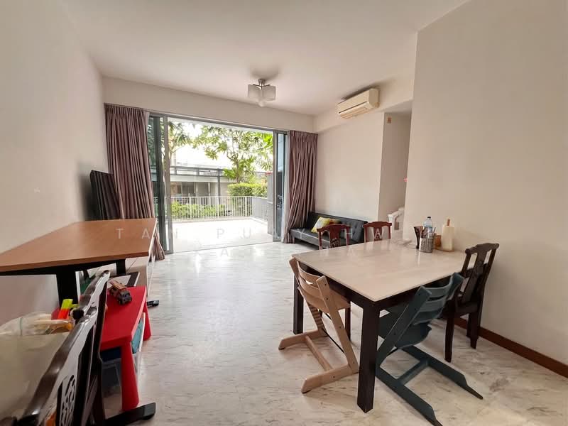 Waterfront Key, 780 Bedok Reservoir Road, 2 Bedrooms, 1,076 sqft, Condominium For Sale, by Tan Puay Hwee Katrina, 500208464 - Living Room - PropertyGuru.com.sg