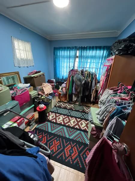169 Hougang Avenue 1, 169 Hougang Avenue 1, 3 Bedrooms, 1,302 sqft, HDB Flat For Sale, by Sean Yin, 500208466 - Bedroom - PropertyGuru.com.sg