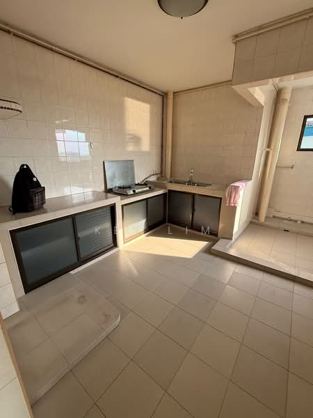 452 Choa Chu Kang Avenue 4, 452 Choa Chu Kang Avenue 4, 3 Bedrooms, 1,324 sqft, HDB Flat For Sale, by Ken Lim, 500208467 - Kitchen - PropertyGuru.com.sg