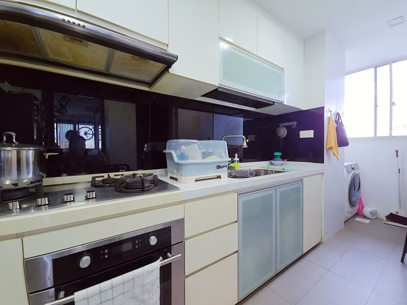 Heron Bay, Upper Serangoon View, 4 Bedrooms, 1,389 sqft, Executive Condominium For Sale, by Bren Soon, 500208511 - Kitchen - PropertyGuru.com.sg