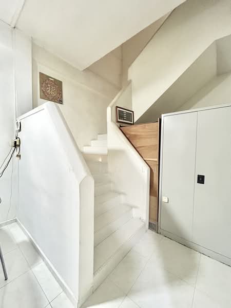 New Exclusive Listing Corner Terrace for AA or Rebuild, Chempaka Avenue, Sennett Estate, Macpherson / Potong Pasir, 4 Bedrooms, 2,207 sqft, Corner Terrace For Sale, by Hong Li, 500208518 - Interior - PropertyGuru.com.sg