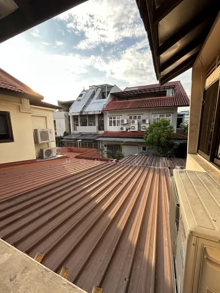 New Exclusive Listing Corner Terrace for AA or Rebuild, Chempaka Avenue, Sennett Estate, Macpherson / Potong Pasir, 4 Bedrooms, 2,207 sqft, Corner Terrace For Sale, by Hong Li, 500208518 - Roof - PropertyGuru.com.sg
