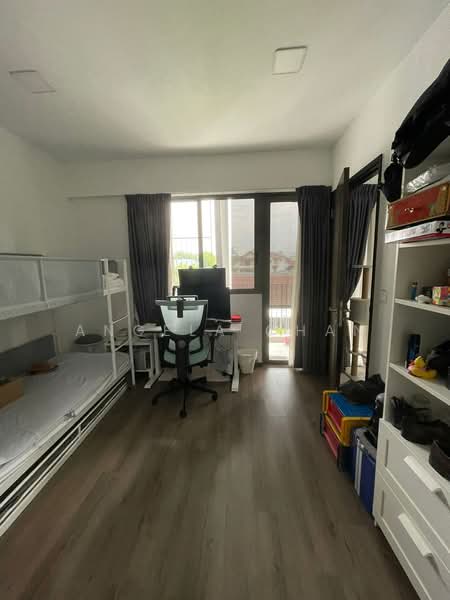 E Maisons (The Maisons), 32 Braddell Road, 2 Bedrooms, 1,227 sqft, Apartment For Sale, by Angela Chan, 500208520 - Bedroom - PropertyGuru.com.sg