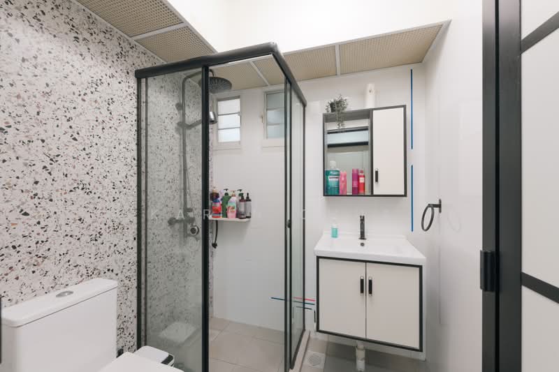 620A Tampines Street 61, 620A Tampines Street 61, 3 Bedrooms, 1,001 sqft, HDB Flat For Sale, by Karen Chua, 500208523 - Bathroom - PropertyGuru.com.sg