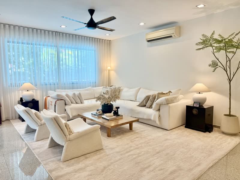How Sun Walk Bartley MRT SemiD w pool, How Sun Walk, 5 Bedrooms, 2,800 sqft, Semi-Detached House For Sale, by Desmond Lian, 500208534 - Living Room - PropertyGuru.com.sg