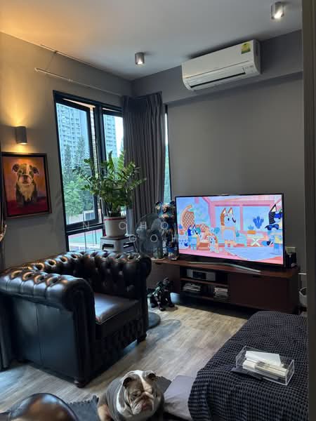 Tanglin View, 156 Prince Charles Crescent, 2 Bedrooms, 872 sqft, Condominium For Sale, by Nicholas Goh, 500208536 - Living Room - PropertyGuru.com.sg