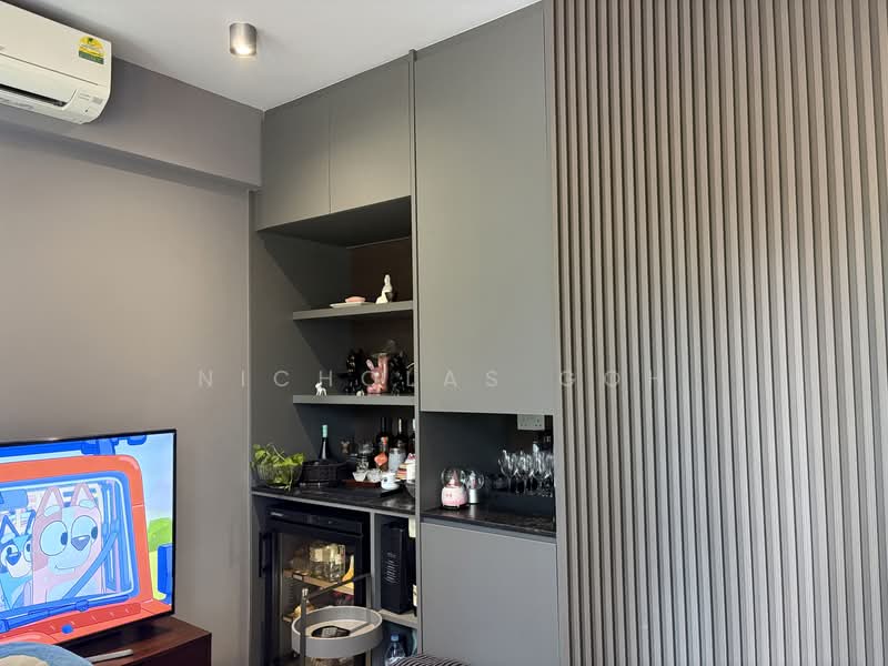 Tanglin View, 156 Prince Charles Crescent, 2 Bedrooms, 872 sqft, Condominium For Sale, by Nicholas Goh, 500208536 - Living Room - PropertyGuru.com.sg