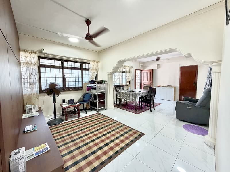224D Compassvale Walk, 224D Compassvale Walk, 3 Bedrooms, 1,098 sqft, HDB Flat For Sale, by Hidayat Shariff, 500208537 - Living Room - PropertyGuru.com.sg