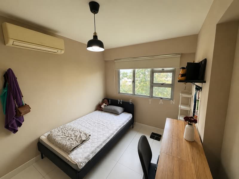 452A Sengkang West Way, 452A Sengkang West Way, 3 Bedrooms, 990 sqft, HDB Flat For Sale, by Kristine Tan, 500208539 - Bedroom 2 - PropertyGuru.com.sg